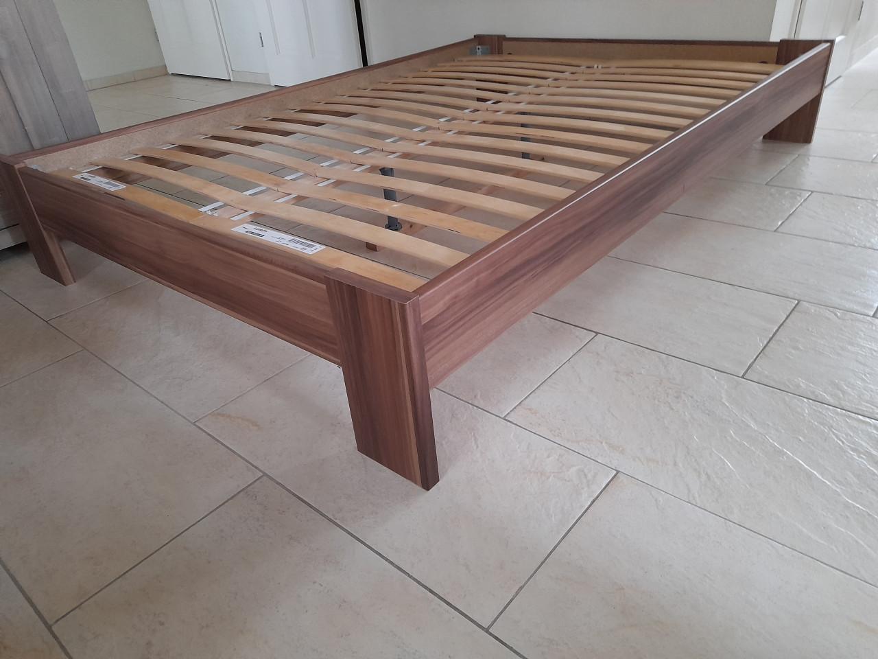 140 x 200 Bed (in goede staat )