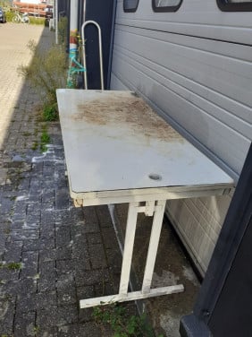 Marktkraam.met opvouwbare poten....of Grote werkbank...?