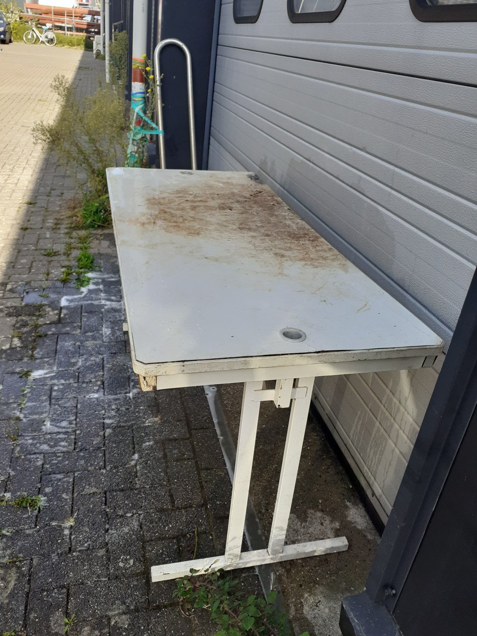Marktkraam met opvouwbare poten....of Grote werkbank...?