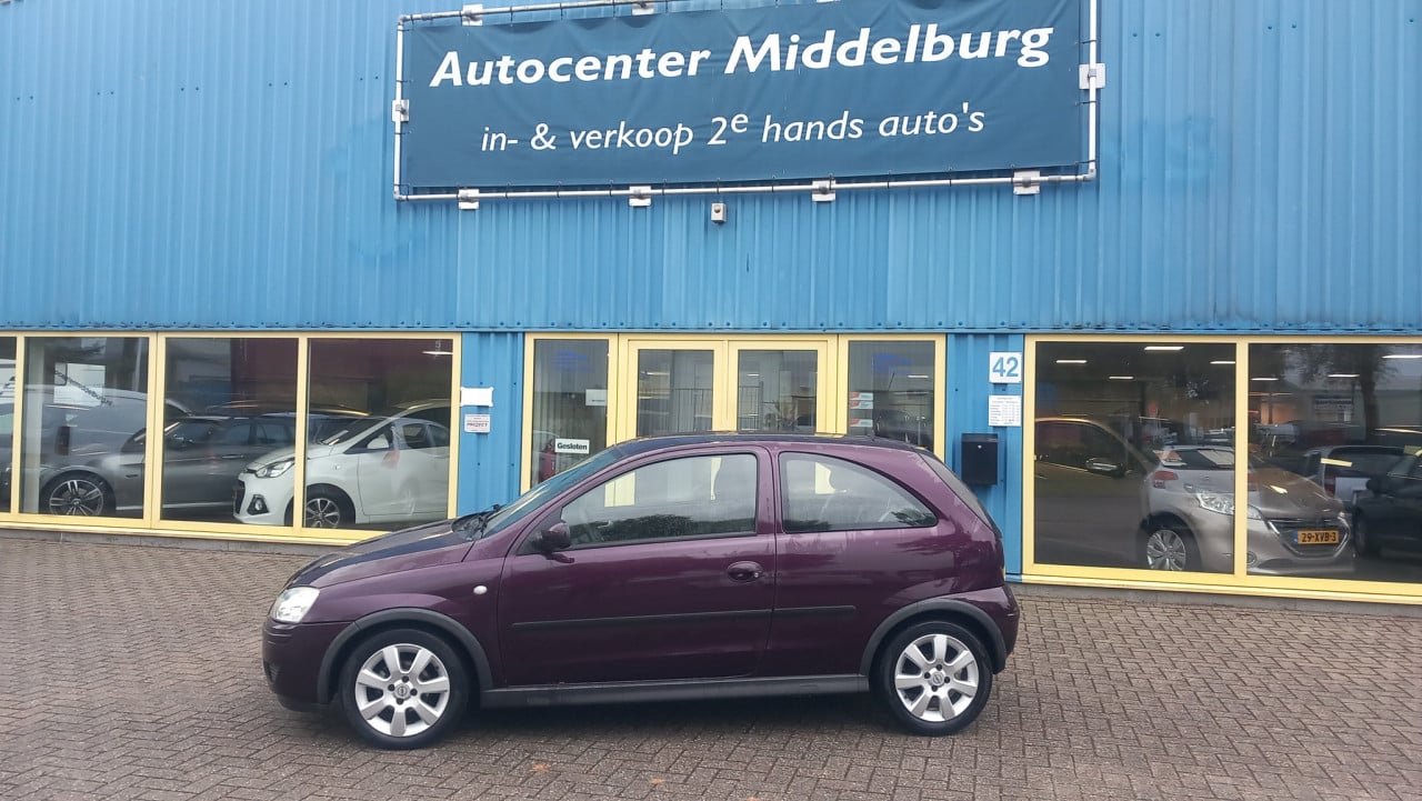 Opel CORSA 1.2-16V Silverline 3drs bj:2006 airco-lm velgen apk 2026 !!