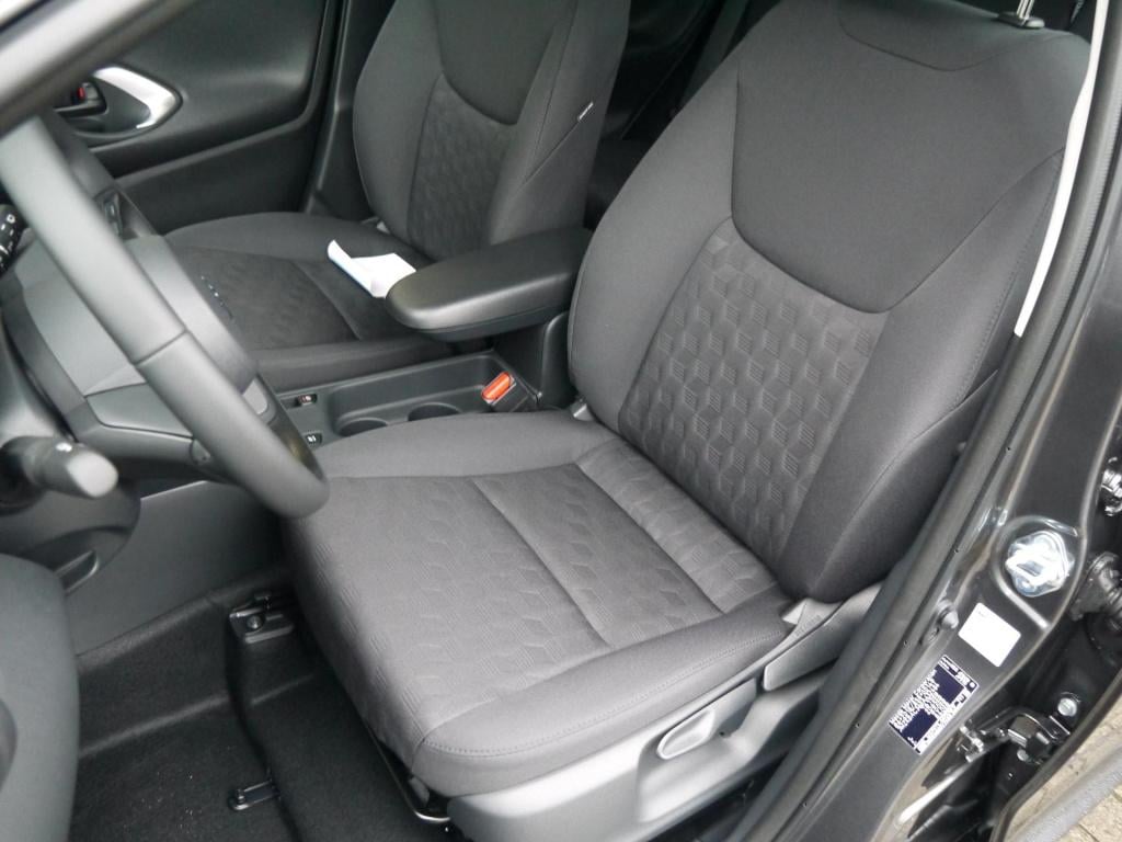 Mazda 2 Hybrid 1.5 centre-line