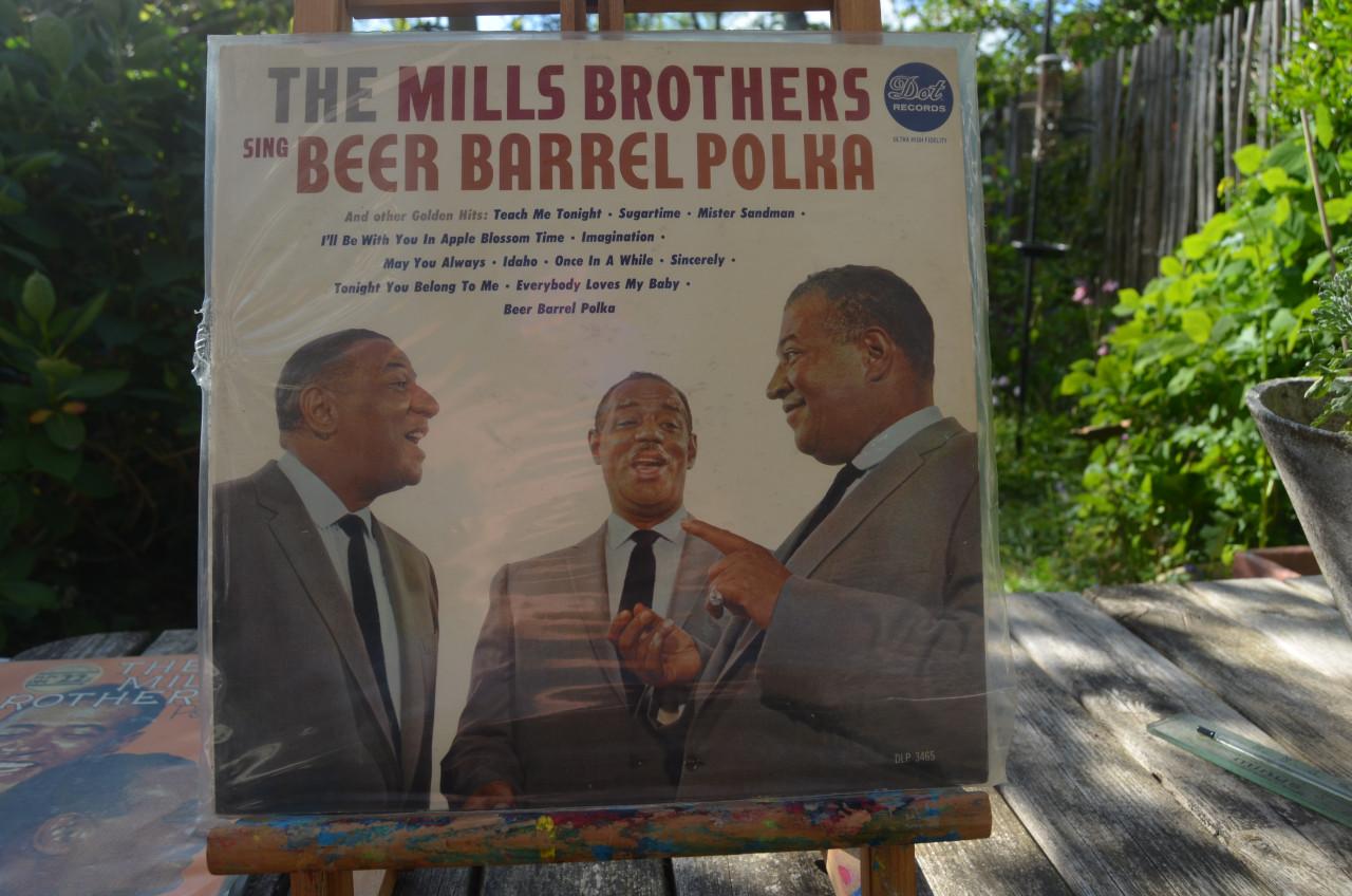 Heel veel LP's Mills Brothers (2)