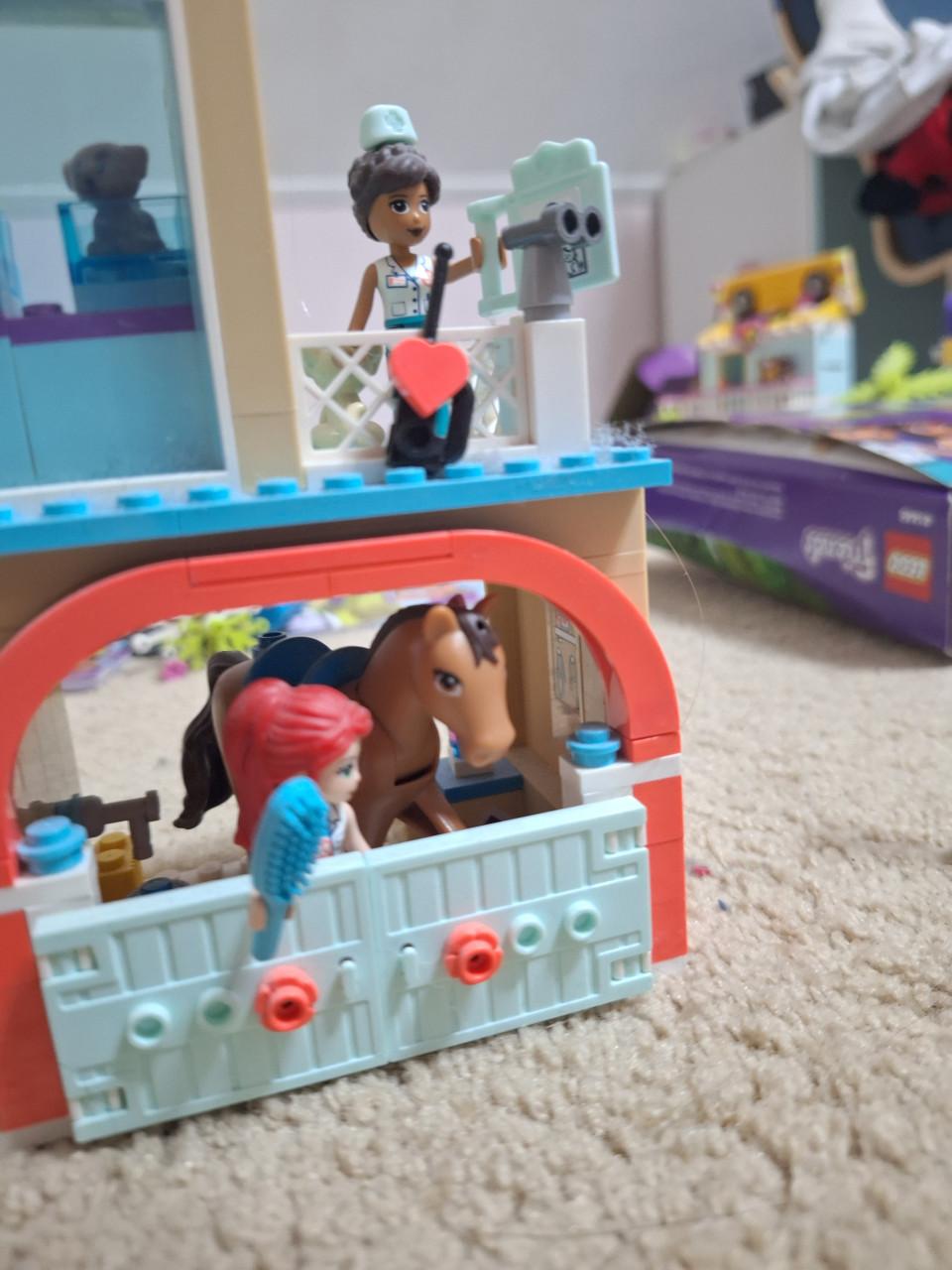 Lego Friends 41446, Heartlake City dierenkliniek, Leeftijd 6+