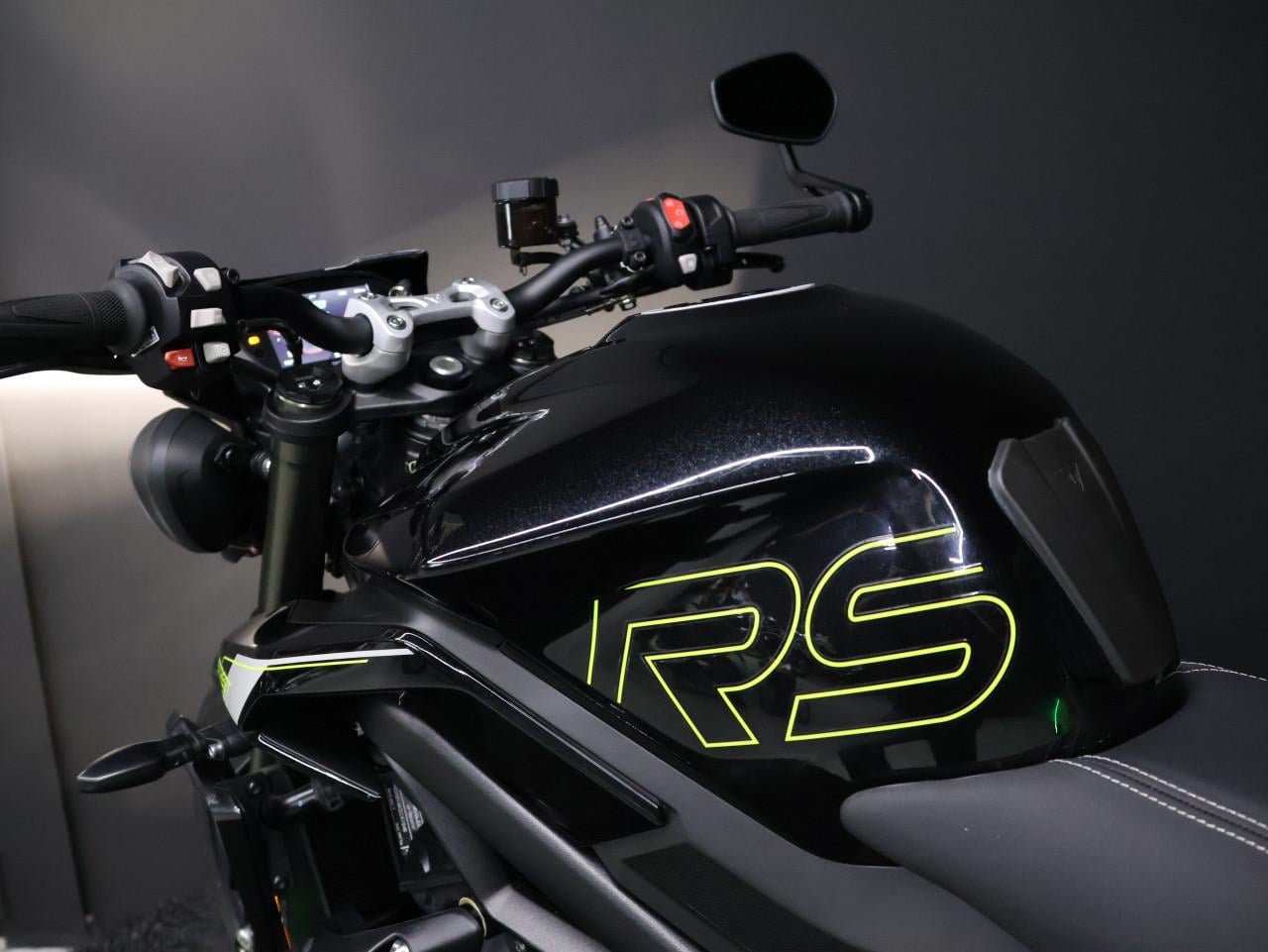 STREET TRIPLE RS | Phantom Black
