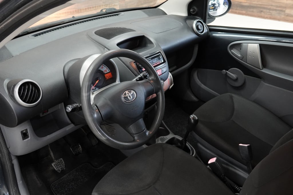 Toyota Aygo 1.0-12v | airco | bluetooth |