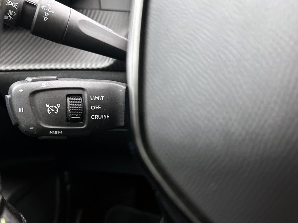 Peugeot E-2008 ev gt pack 50 kwh | rijklaar | trekhaak | panorama dak | sto