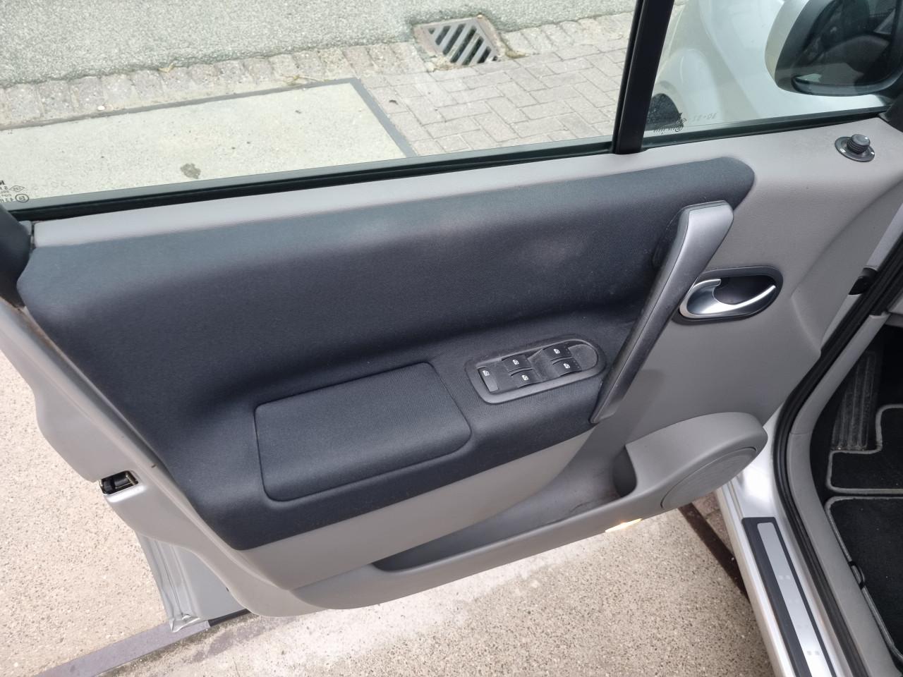Renault Scénic 2.0-16V Tech Line | 1e Eigenaar | 119.907 KM!