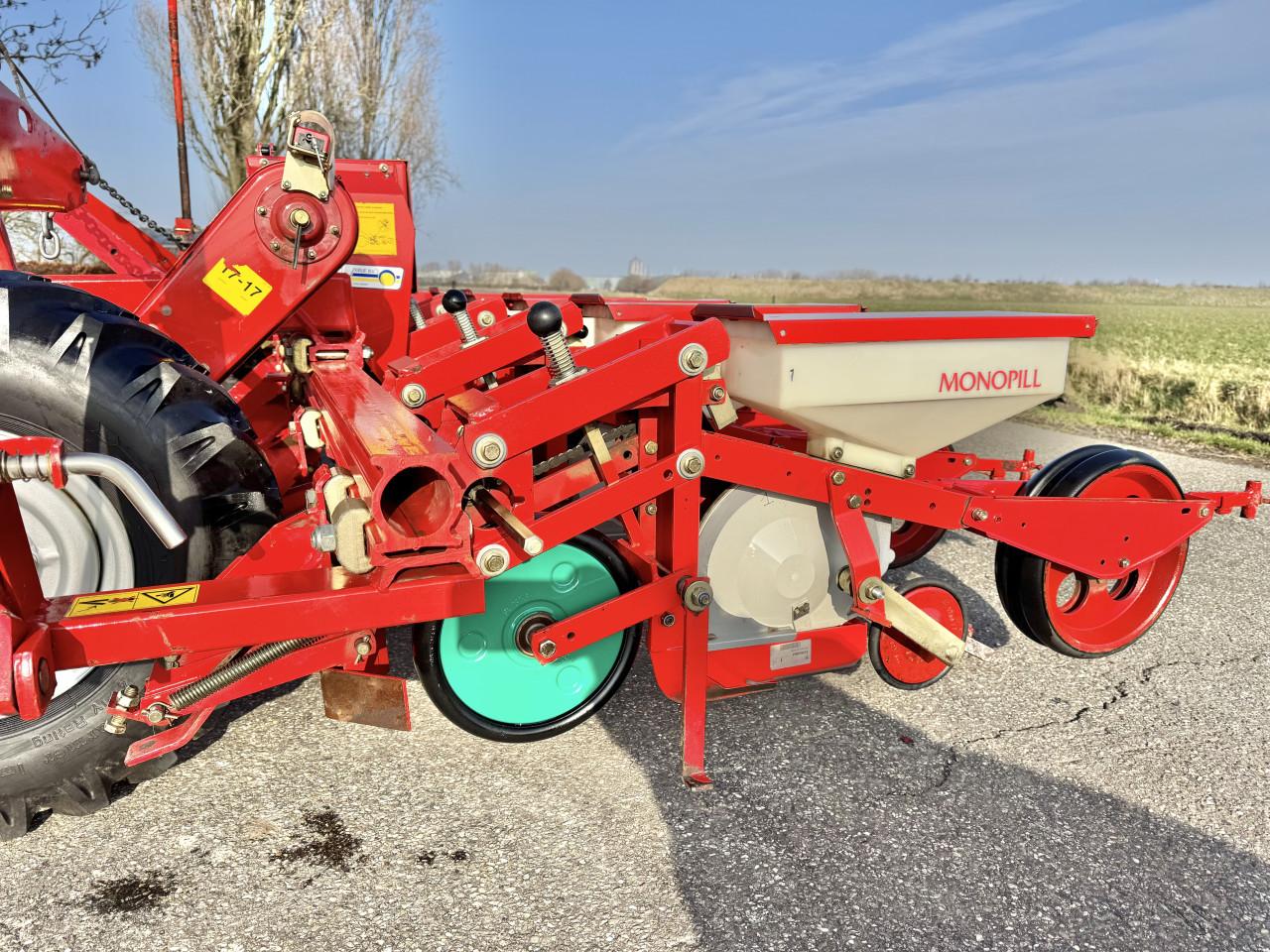 Keverneland 6 rijer bietenzaaier 6x50cm