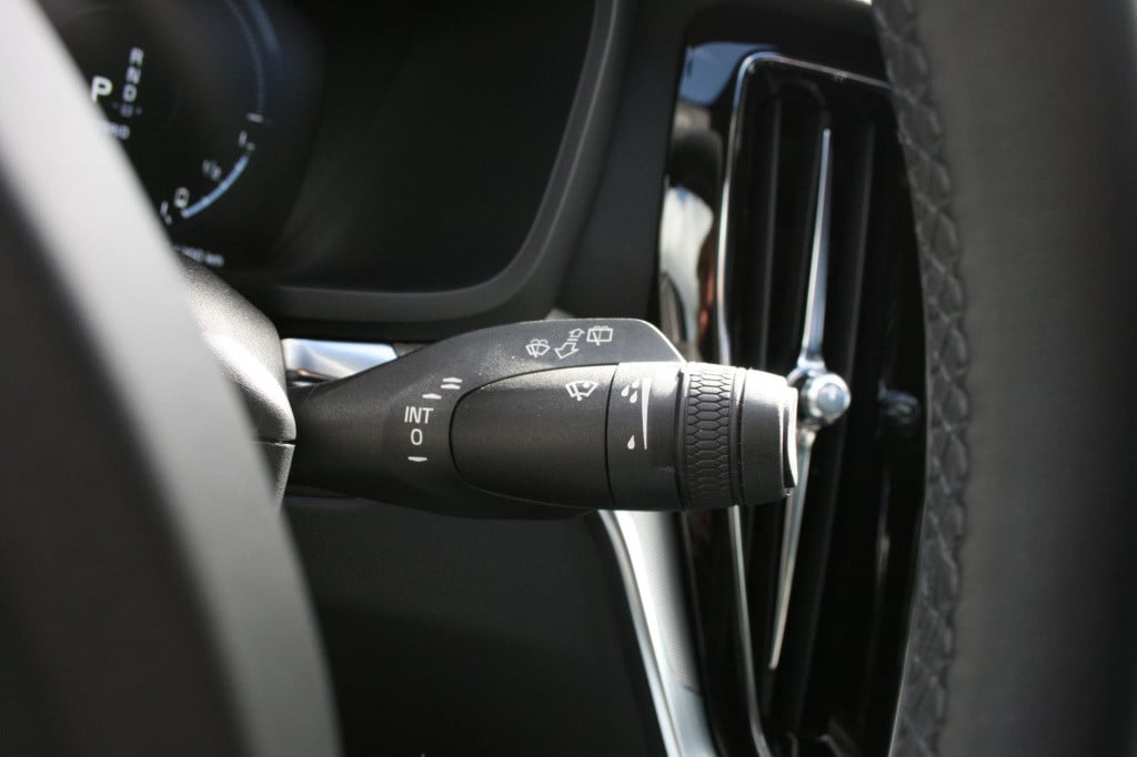 Volvo V60 2.0 t6 recharge awd r-design