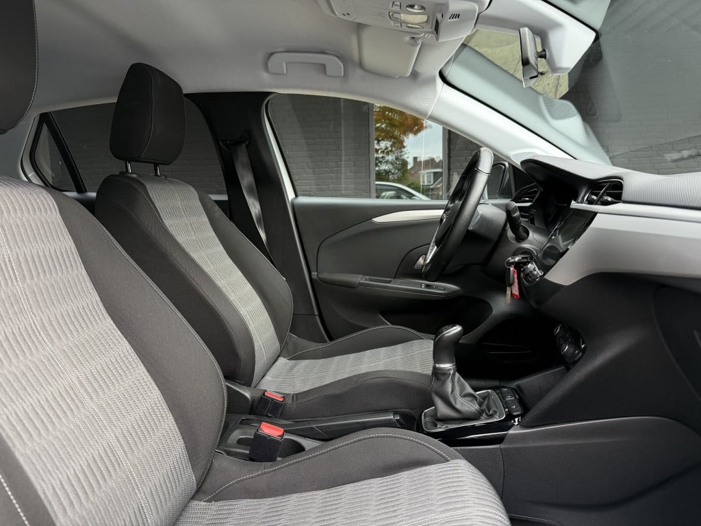 Opel Corsa 1.2 edition // stoel & stuurverwarming //