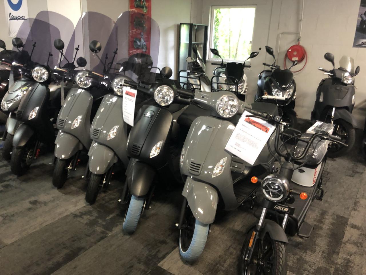 GROOTAANBOD: PIAGGIO ZIP 45KM BROM SPRINT AEROX SPEEDFIGHT 2t 4t