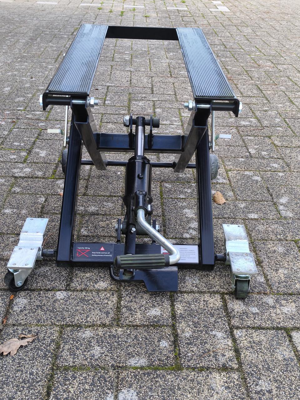 Te koop aangeboden motorlift!