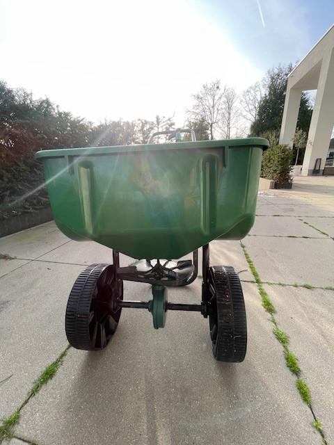 Duwmodel Strooiwagen / strooibak