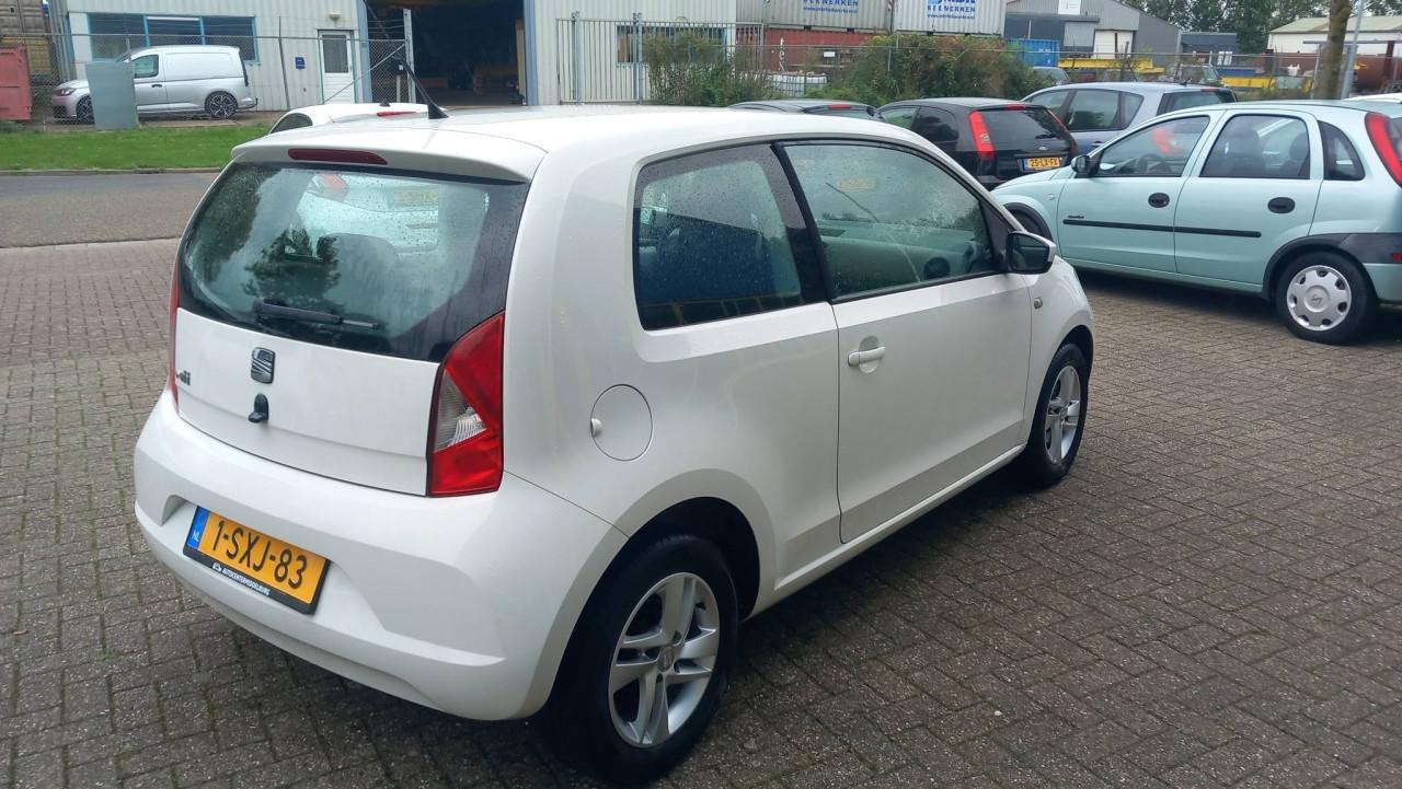 Seat MII 1.0 Style Sport 3deurs bj:2012 airco navigatie apk 10-2027