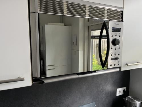 Whirlpool Magnetron + geïntegreerde afzuigkap