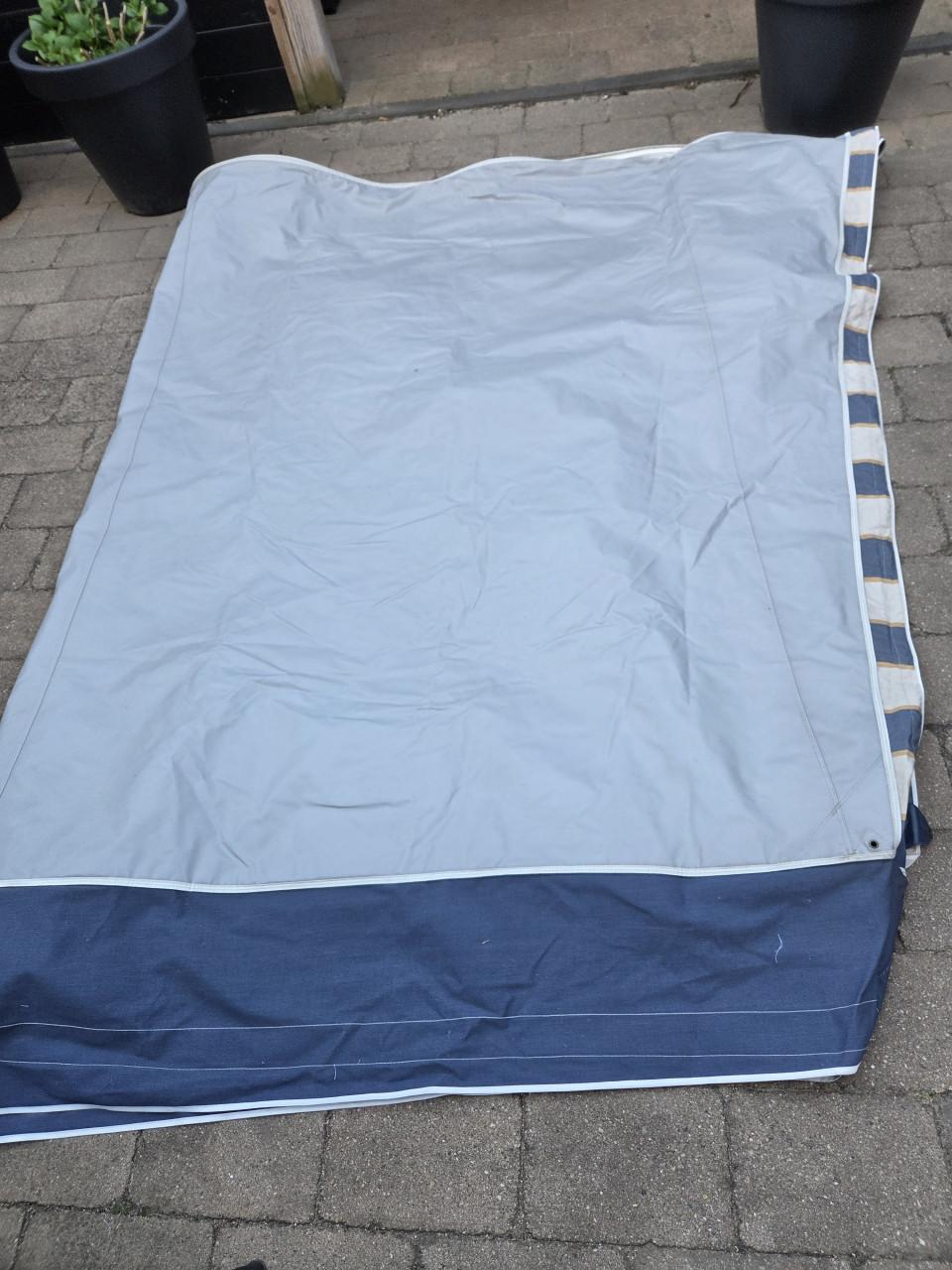 Isabella ambassador crown voortent