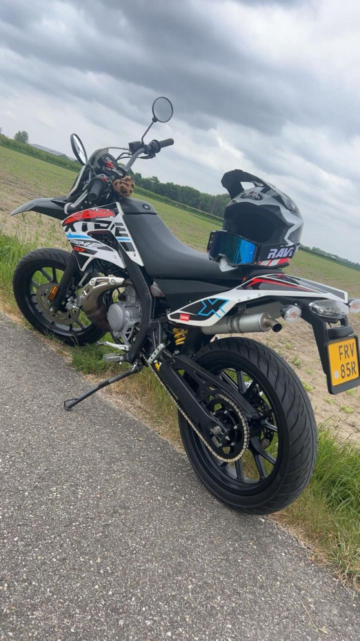 Derbi senda schakelbrommer