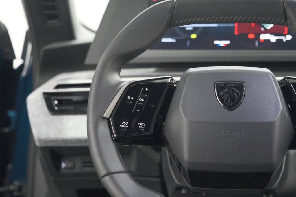 Peugeot 3008 hybrid 136 e-dsc6 allure | camera | apple carplay | parkeersen