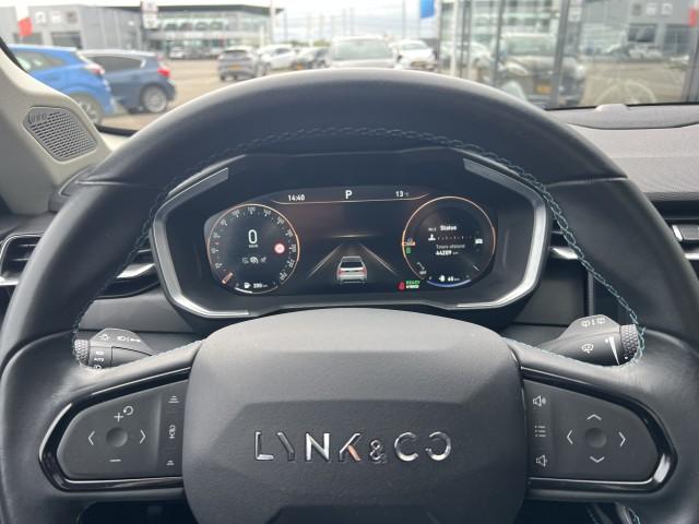 Lynk & Co 01 1.5 261pk phev 7dcth ,trekhaak , panodak , adaptive cc , carpl