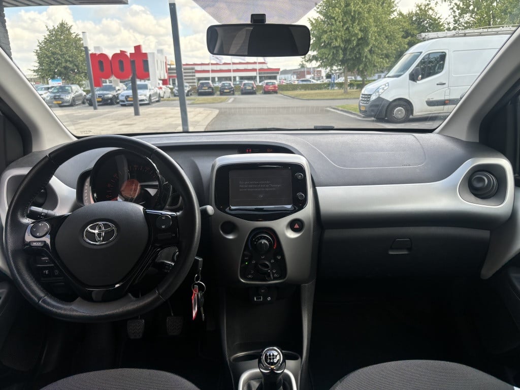 Toyota Aygo 1.0 vvt-i x-play // 1e eigenaar // 16.000km! //