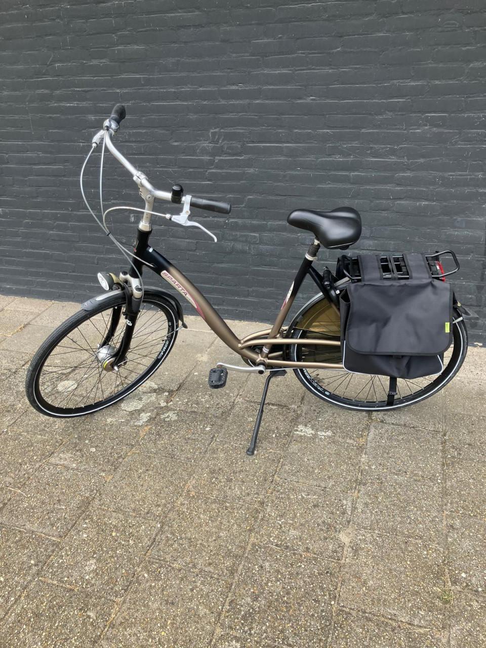 Te koop: een zeer mooie damesfiets