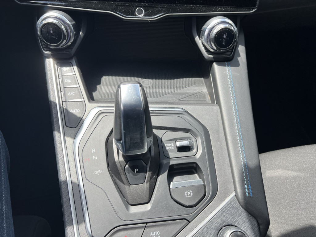 Lynk & Co 01 1.5 261pk plug in hybrid , trekhaak , pano dak , 360gr camera