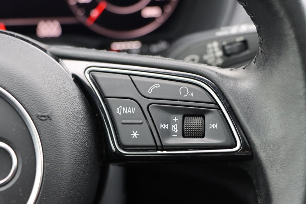 Audi Q2 30 tfsi design pro line plus