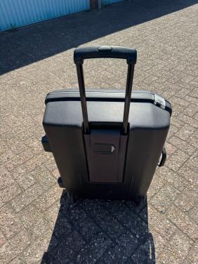 Zwarte Samsonite koffer met instelbaar codeslot