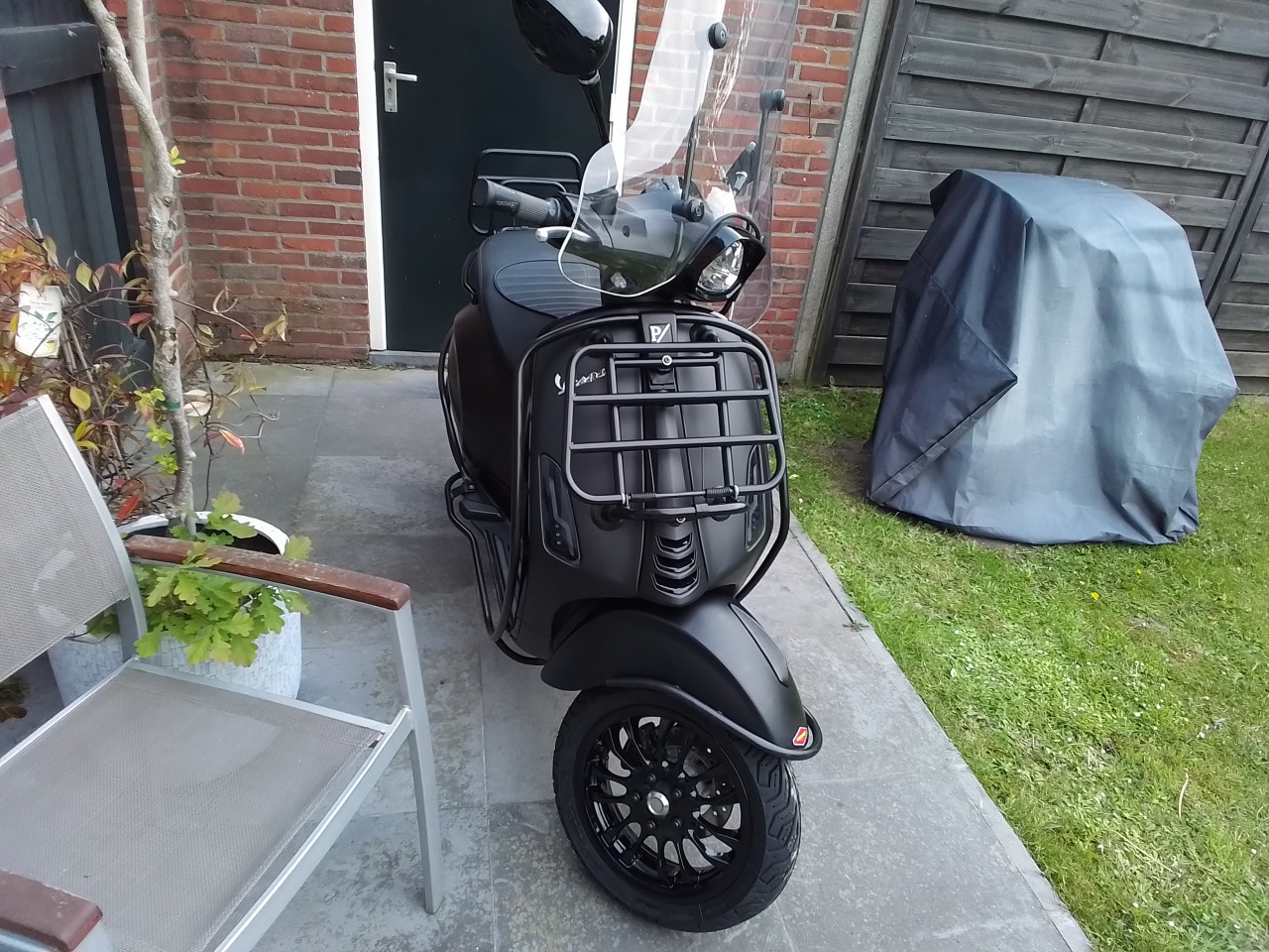 Vespa Sprint Notte zwart special edition 2020