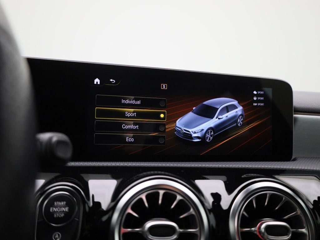 Mercedes-Benz A-Klasse 180 business solution amg | automaat | half leder | 