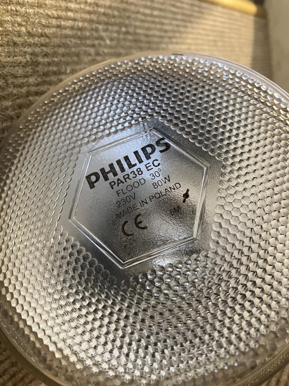 Doos met Philips PAR 38 gloeilampen bijna allemaal 80 Watt (spots)