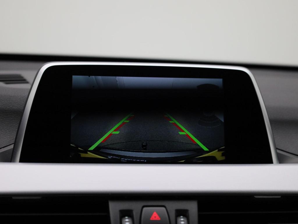 BMW X1 sdrive20i executive | automaat | apple carplay / android auto | pano
