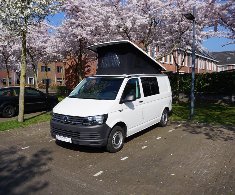 Volkswagen T6 Outdoor Camper Vans 2015 met 126.000km Euro 6