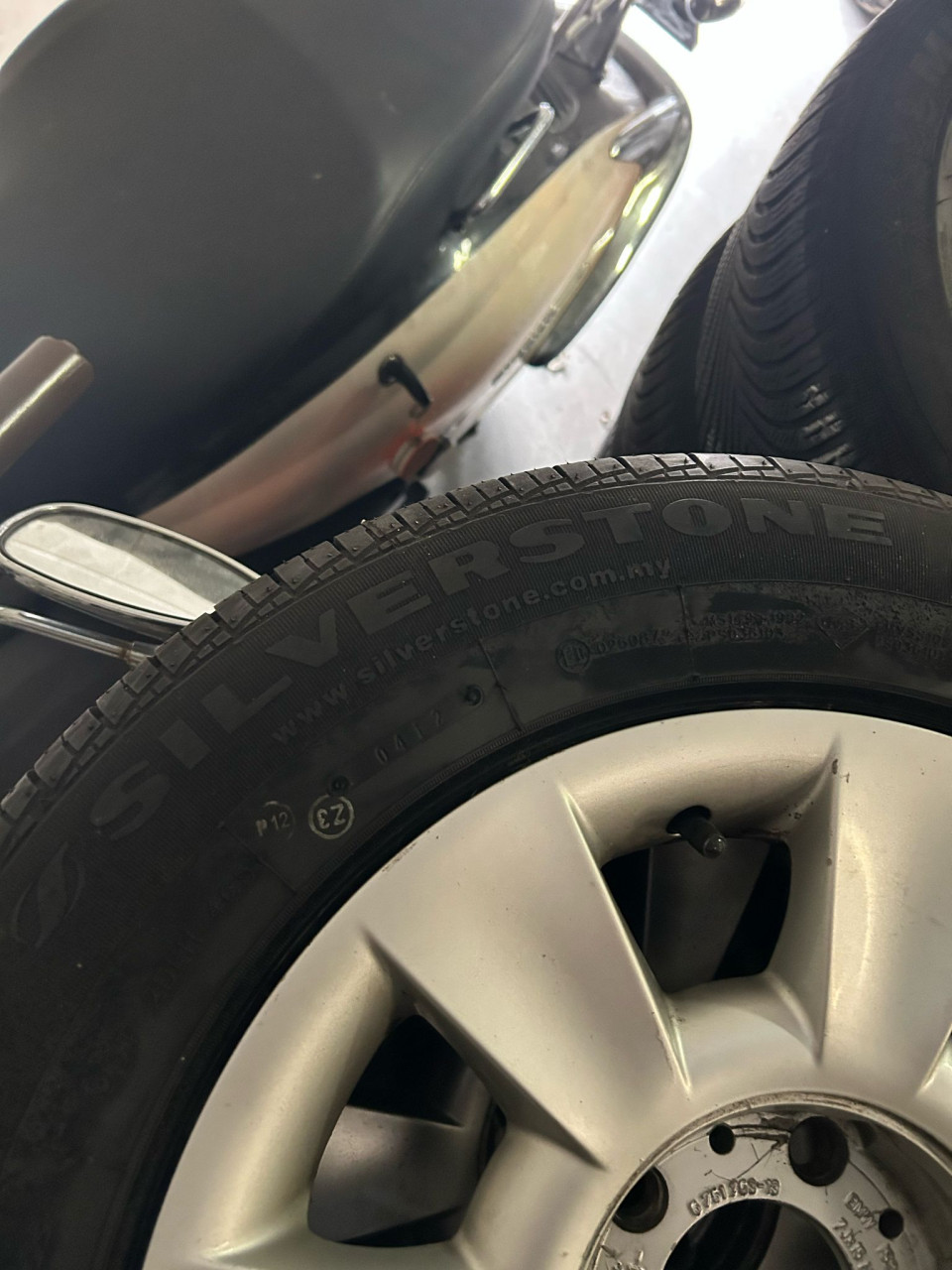 BMW 5-SERIE LICHT METALEN VELGEN CHAMPIRO WINTERBANDEN