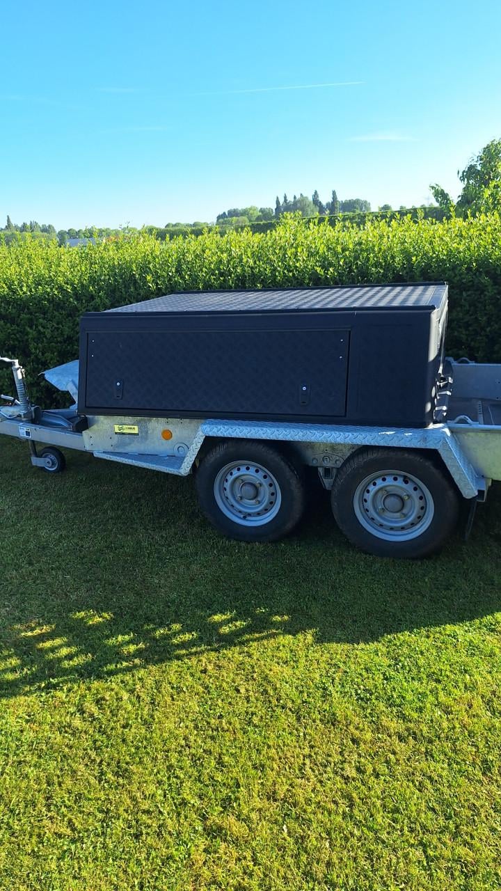Alucab hilux