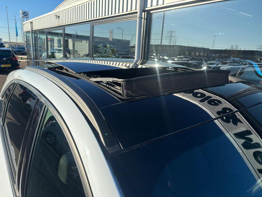 Ford Kuga 2.5 phev e-cvt 225pk st-line x , pano dak , adaptive cc , voorrui