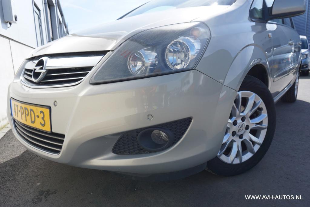 Opel Zafira 1.8 111 years edition, 7 - persoons!