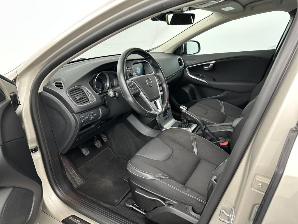 Volvo V40 2.0 t3 nordic+ | standkachel | stoelverwarming | cruise control |