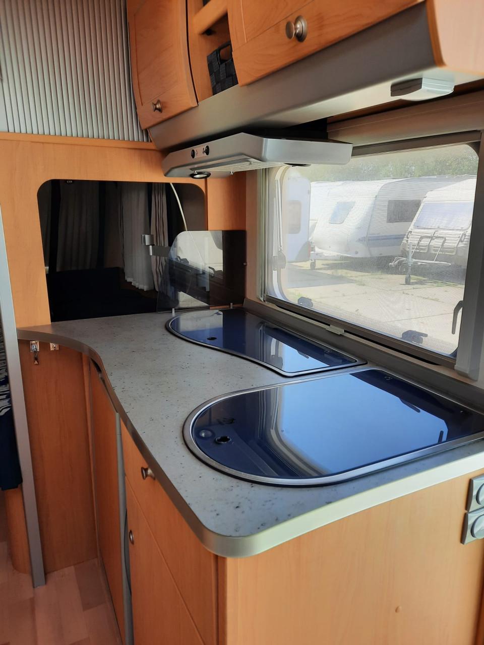 Zeer complete caravan Knaus Azur