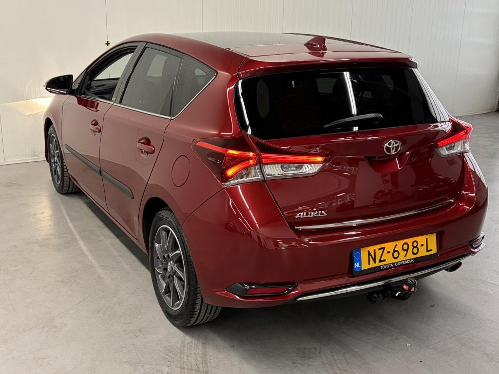 Toyota Auris 1.2t volcano edition