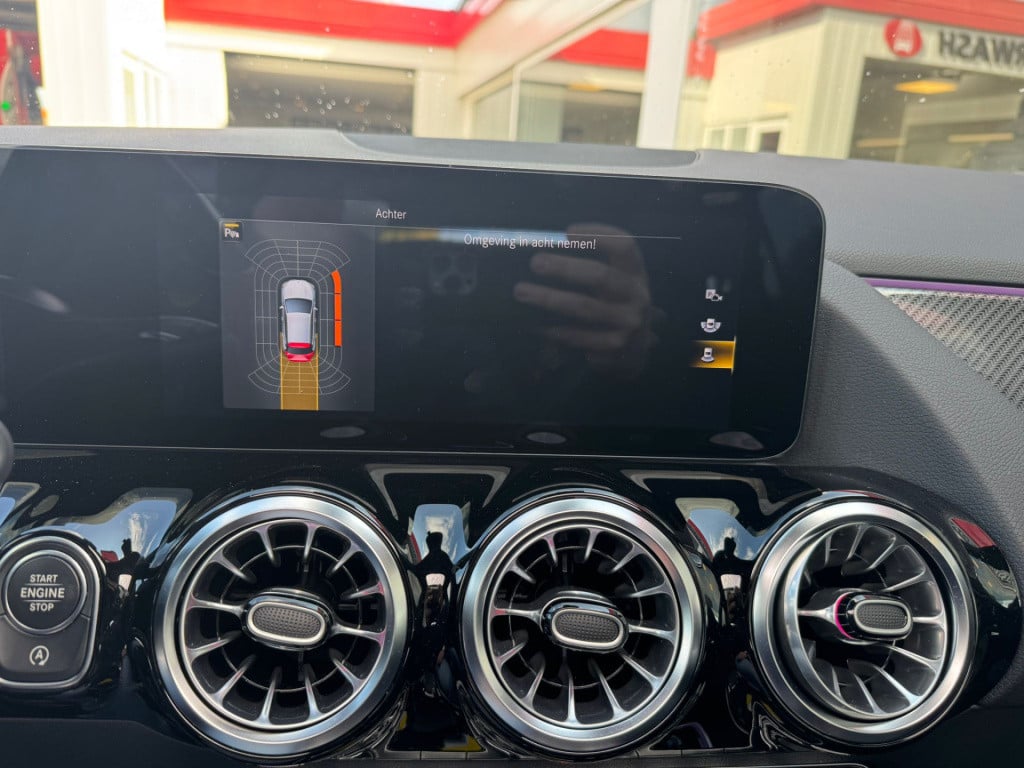Mercedes-Benz Gla-klasse 180 business solution amg