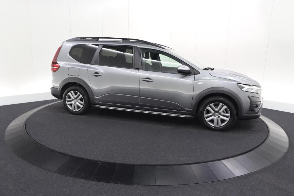 Dacia Jogger 1.6 hybrid 140 expression | 7 zitplaatsen | apple carplay | pa