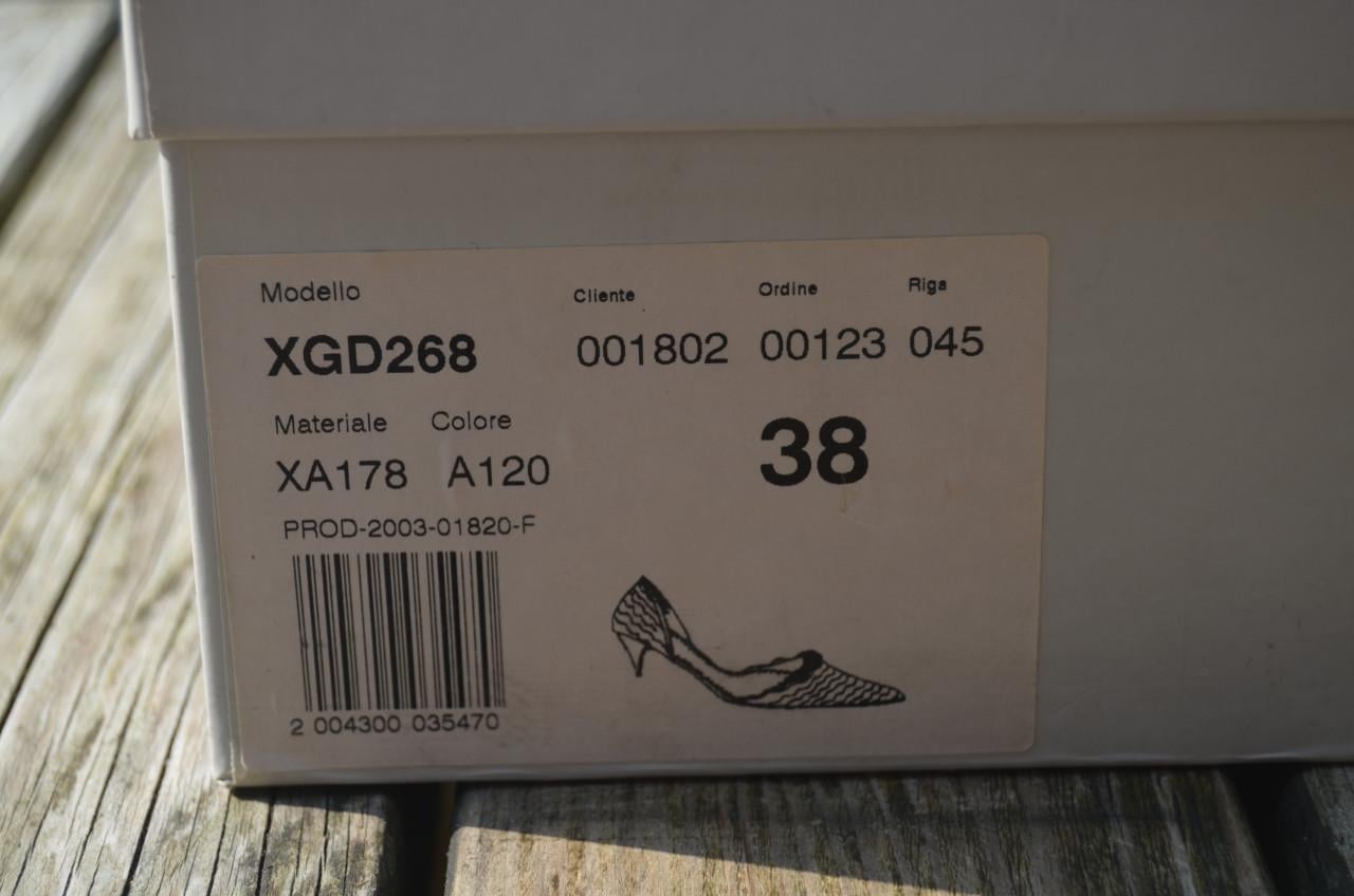 Giorgio Armani damesschoenen mt 38 in goede staat (van een verzamelaar) (1)