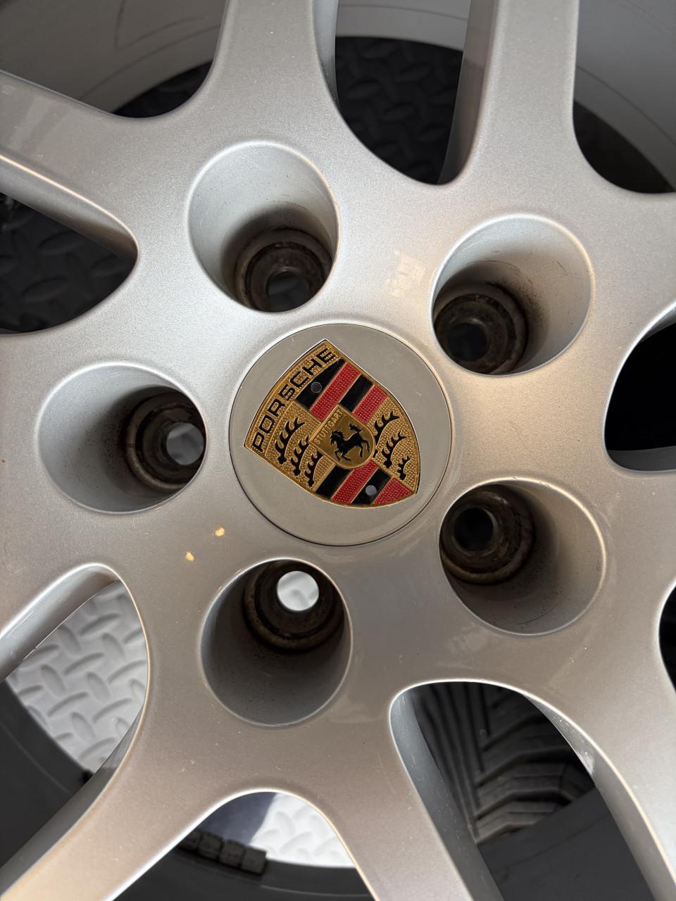 Porsche Macan Originele 18 inch velgen NIEUWSTAAT ALL SEASON