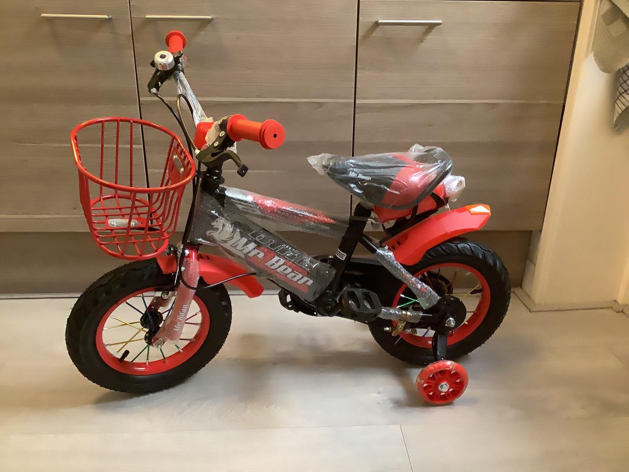 Nieuwe sportieve  12 inch kinderfiets  met zijwieltjes