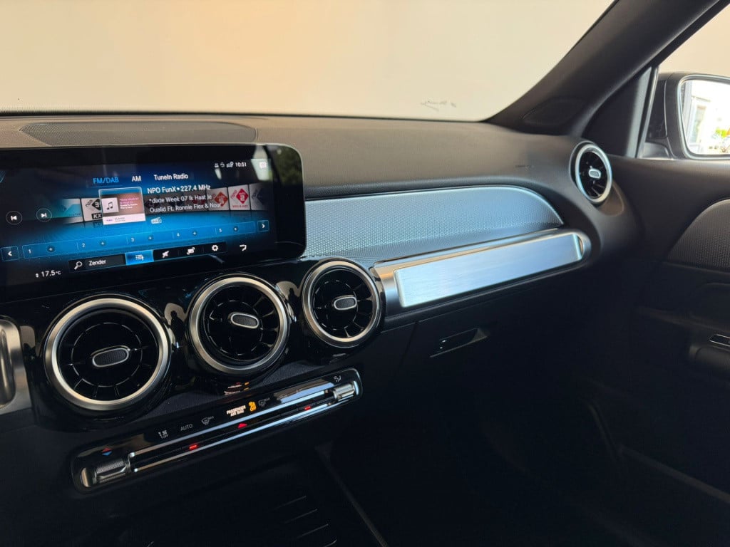 Mercedes-Benz Glb 200 business solution
