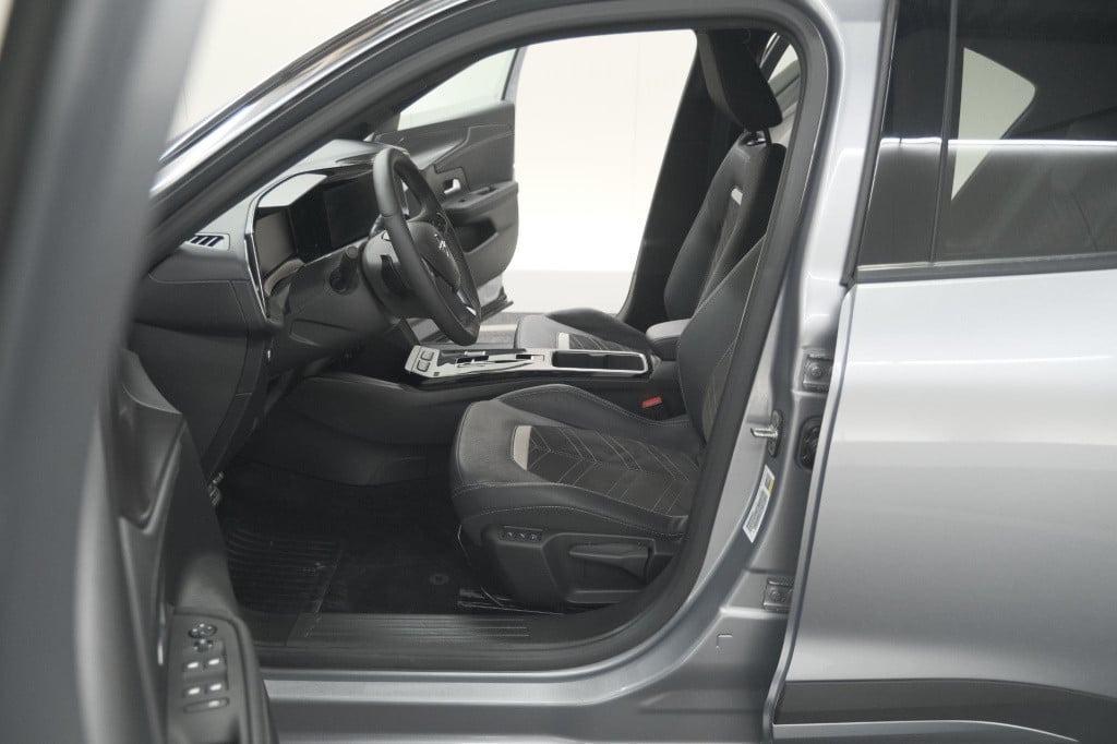 Opel Mokka turbo 131 at8 ultimate | adaptieve cruise control | stoelmassage