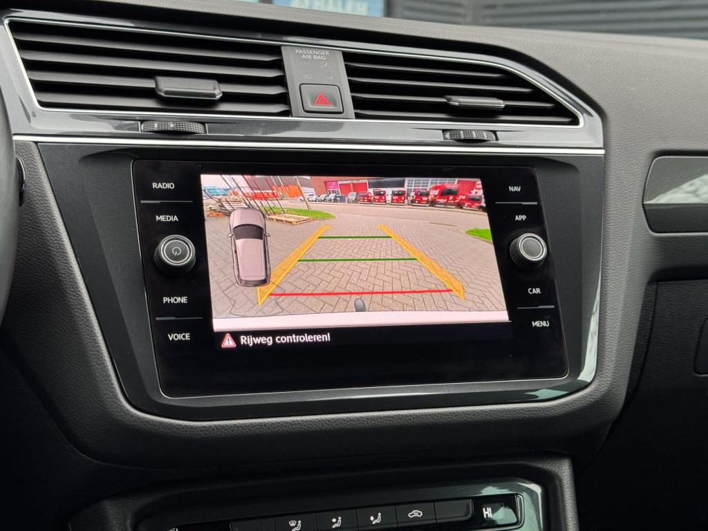 Volkswagen Tiguan 1.5 tsi act highline business r nl-auto, uitklapbare trek