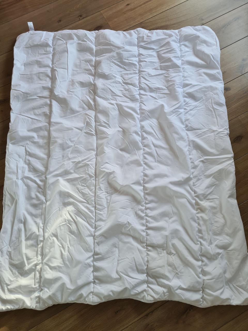 Hema zacht wit dekbed voor ledikant 140X110