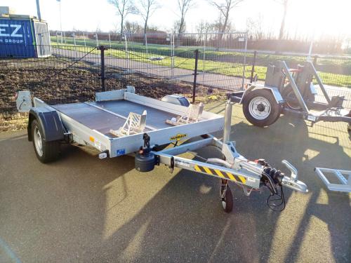 Motortransporter met motorsteunen